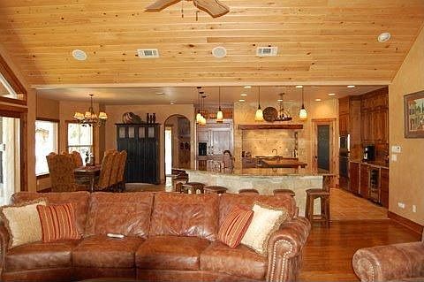 2nd image of 1409 Mustang Ln