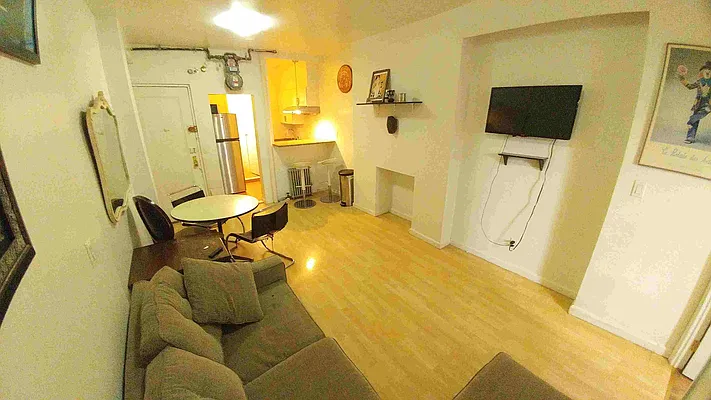 Rented by Downtown Mgt & Realty LLC | media 5