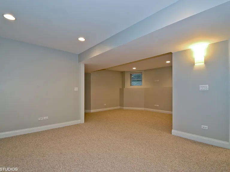 4522 N Artesian Ave #1 — Photo 4