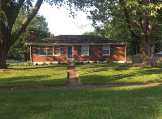 2806 Phoenix Rd, Lexington, KY 40503