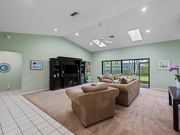5th image of 657 Juniper Place