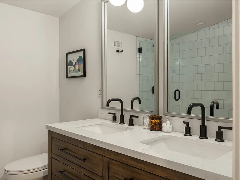 1129 Henninger St #B — Photo 22