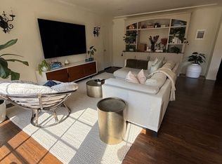 1342 S Ridgeley Dr, Los Angeles, CA 90019