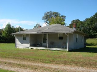 20301 James River Dr, Spring Grove, VA 23881