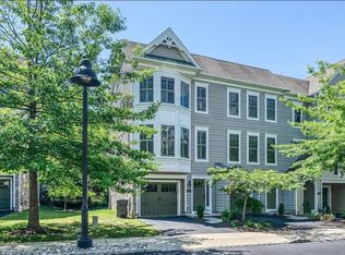 215 Cobblestone Dr, Ardmore, PA 19003