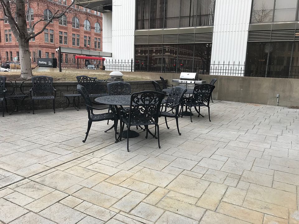 PRIVATE RESIDENT AREA