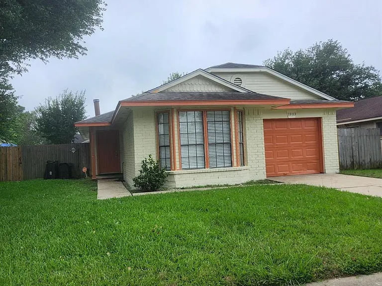 18119 Twin Creek Dr — Photo 2