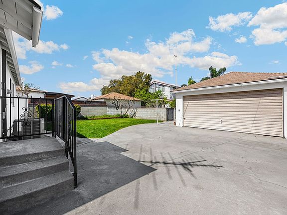 2nd image of 9633 Florpark St