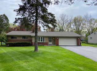 334 Lesdale Dr, Troy, MI 48085