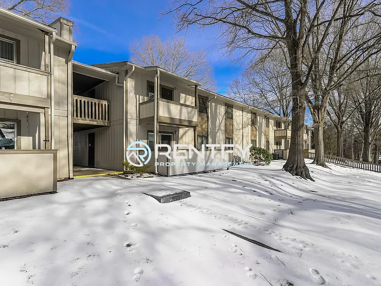 2205 Sunderland Rd — Photo 2