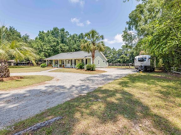 3rd image of 35 Grande Oaks Drive
