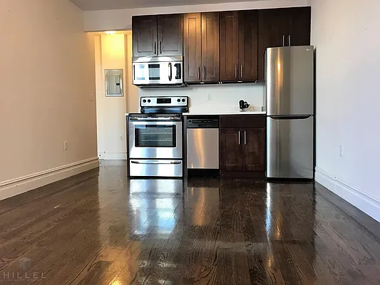 Rented by Hillel Realty Group | media 10