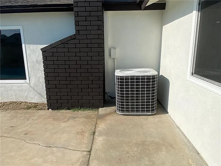 1246 E Quincy Ave — Photo 9