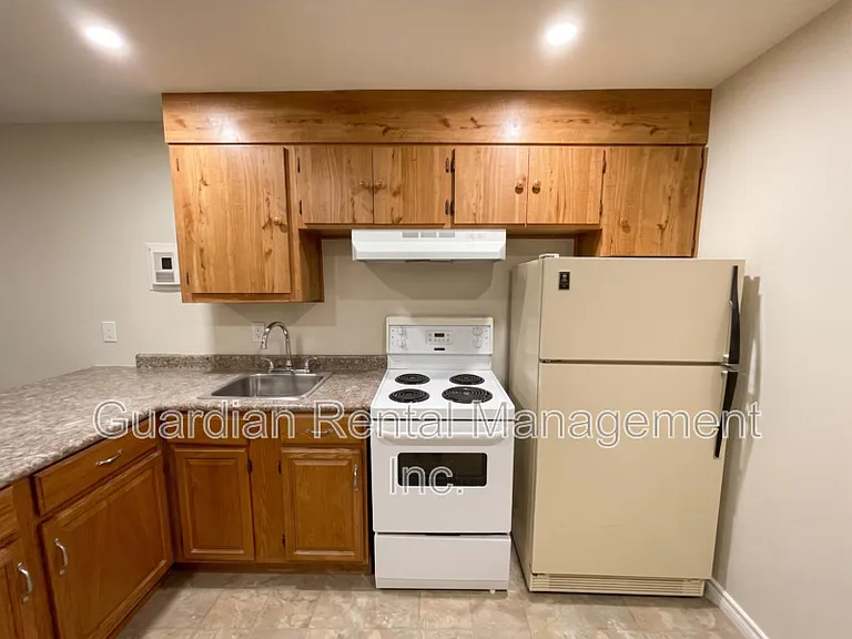 325 Albany St #3 — Photo 2