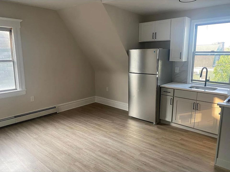 2nd image of 308 Avon Ave #3