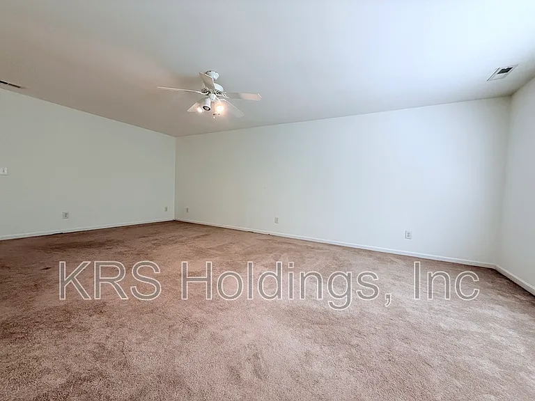 1904 Beckwood Ct — Photo 10