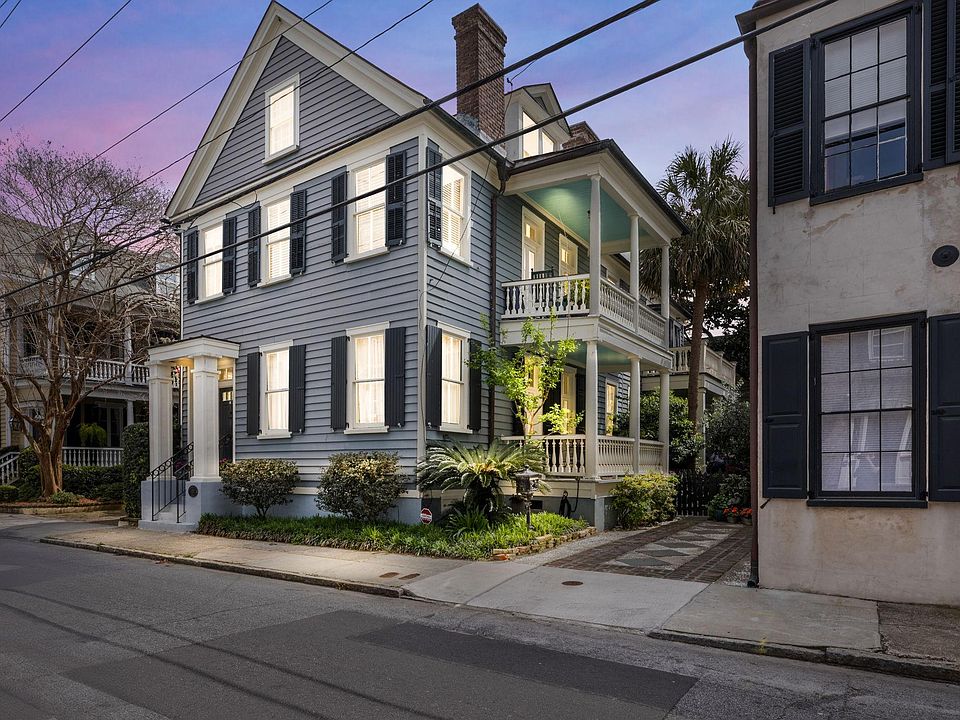 Traditional Charleston single home, built about 1870.