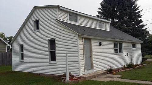 1st image of 1321 E Elm St