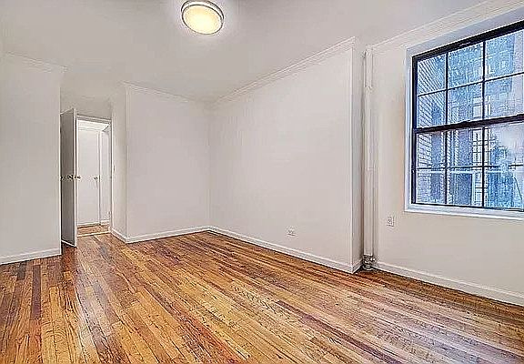 5th image of 247 W 149th St APT 6F