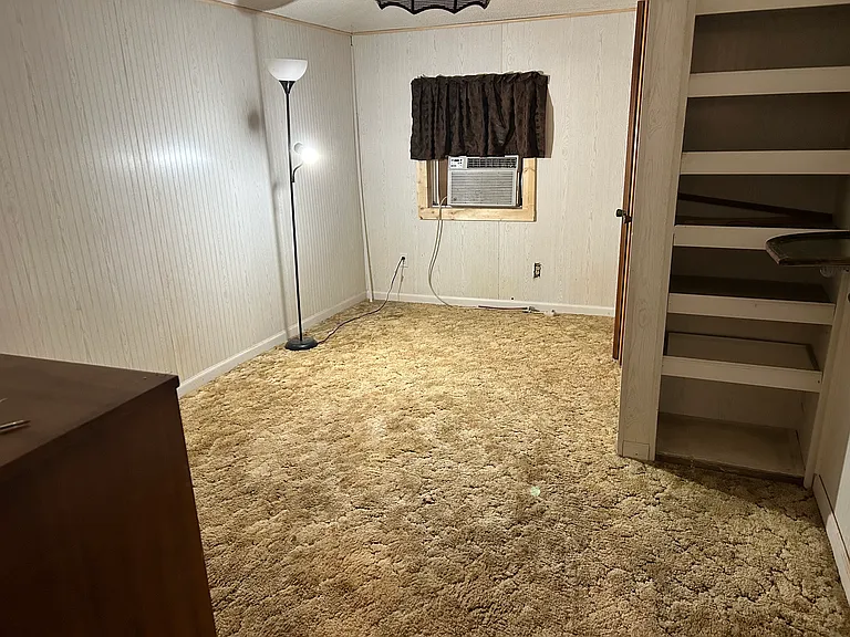 825 Graham St #825 — Photo 7