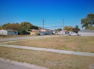17403 Roseville Blvd, Roseville, MI 48066