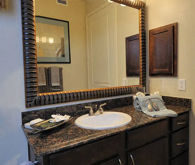 The Westheimer Apartments — Photo 14