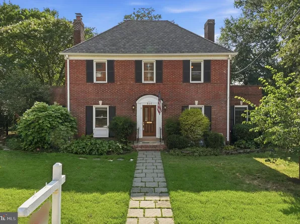 824 S Courthouse Rd, Arlington, VA 22204