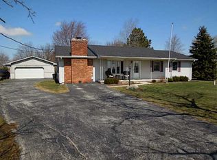 17724 Cross Creek Rd, Bowling Green, OH 43402