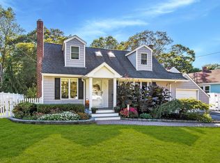 217 Oakwood Ave, Bayport, NY 11705