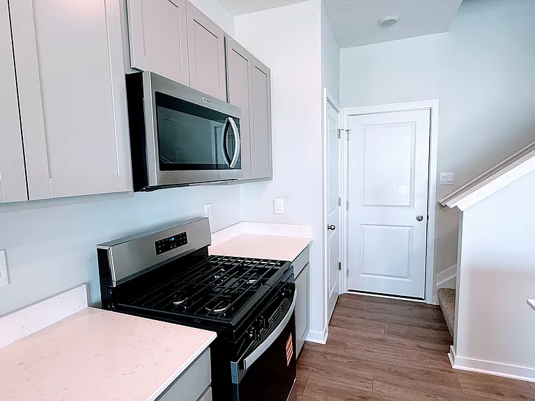 6304 Marinelli Dr N — Photo 13