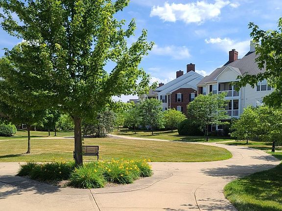 4th image of 814 W Summerfield Glen Cir