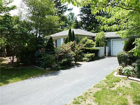 2nd image of 70 Woodale Dr