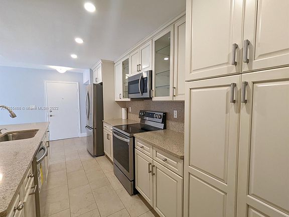 4th image of 280 W Park Dr APT 103-6