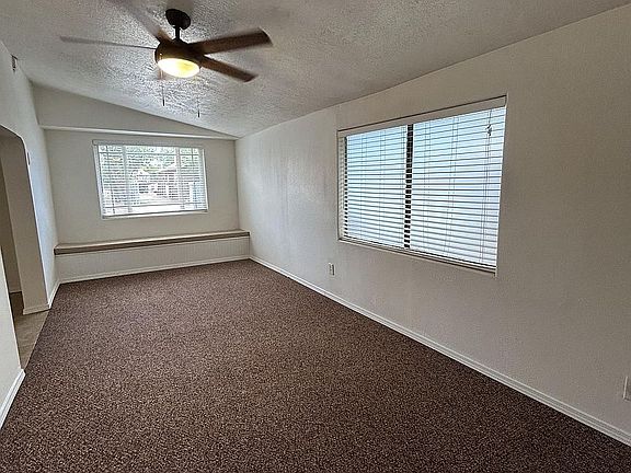 5th image of 915 Edith Blvd SE #1