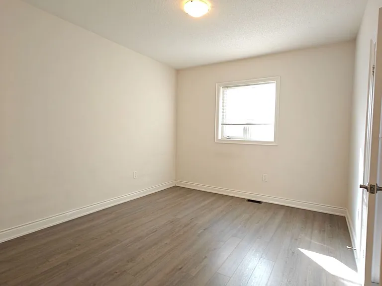 1538 Devine Point — Photo 18