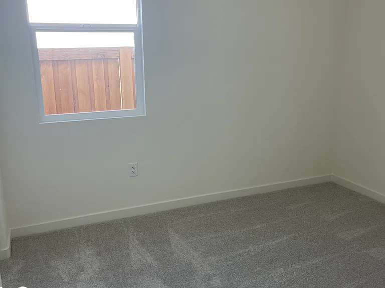 1539 Minories Dr — Photo 9