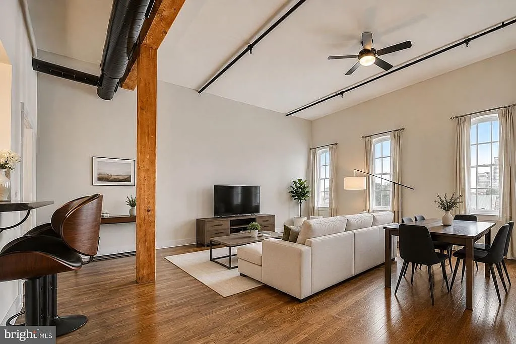 1 bed, 1.0 bath, 989 sqft, $2,575 — Photo 4