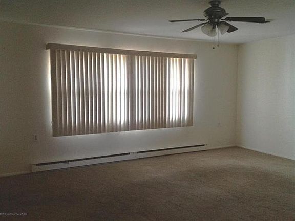 5th image of 11A Gramercy Ln #A