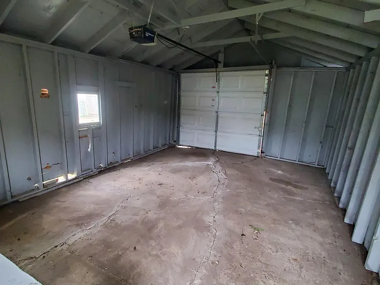 631 N Edwards Ave — Photo 11