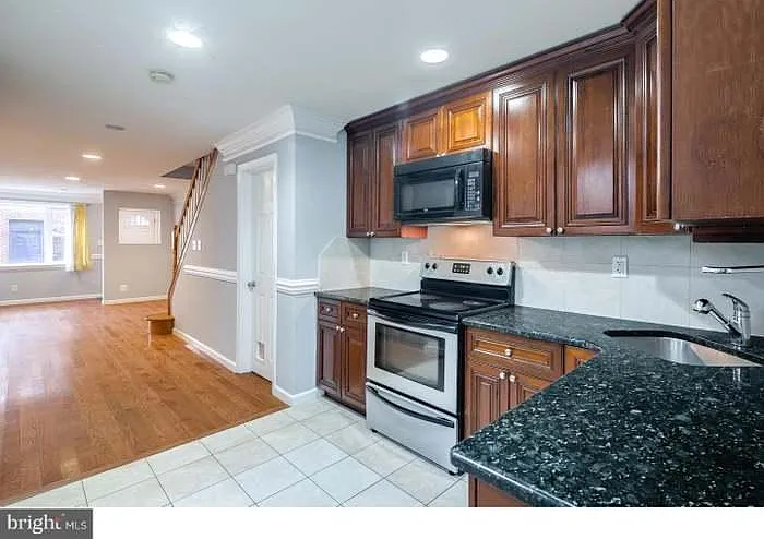 1339 S Bancroft St — Photo 6