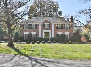 6008 Glen Hill Rd, Glenview Hills, KY 40222