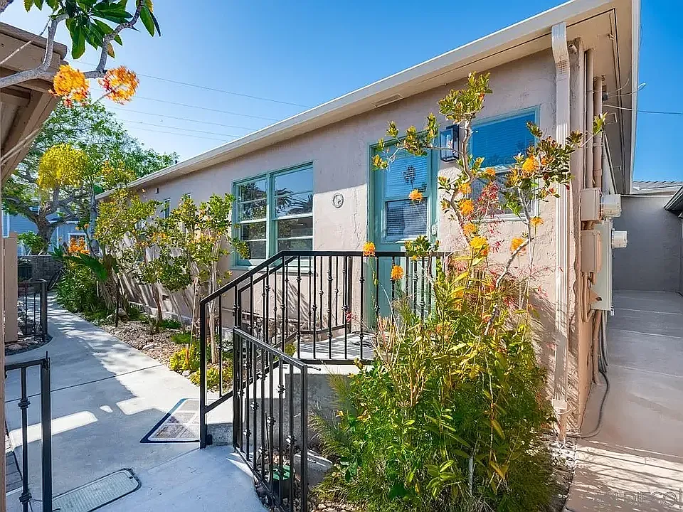 2 bed, 1080 sqft, $3,950 — Photo 1