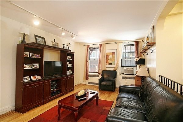 1st image of 125 W 96th St