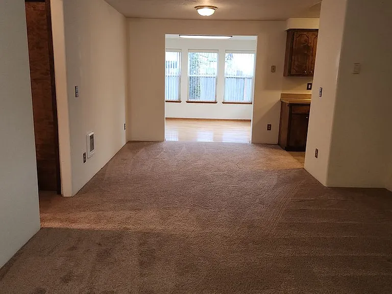 1100 Linn Way #B — Photo 6
