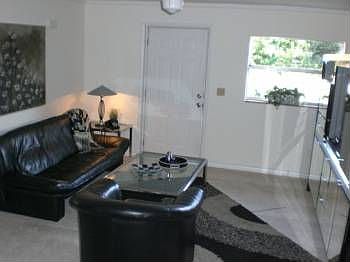 3rd image of 1552 Oak Ave