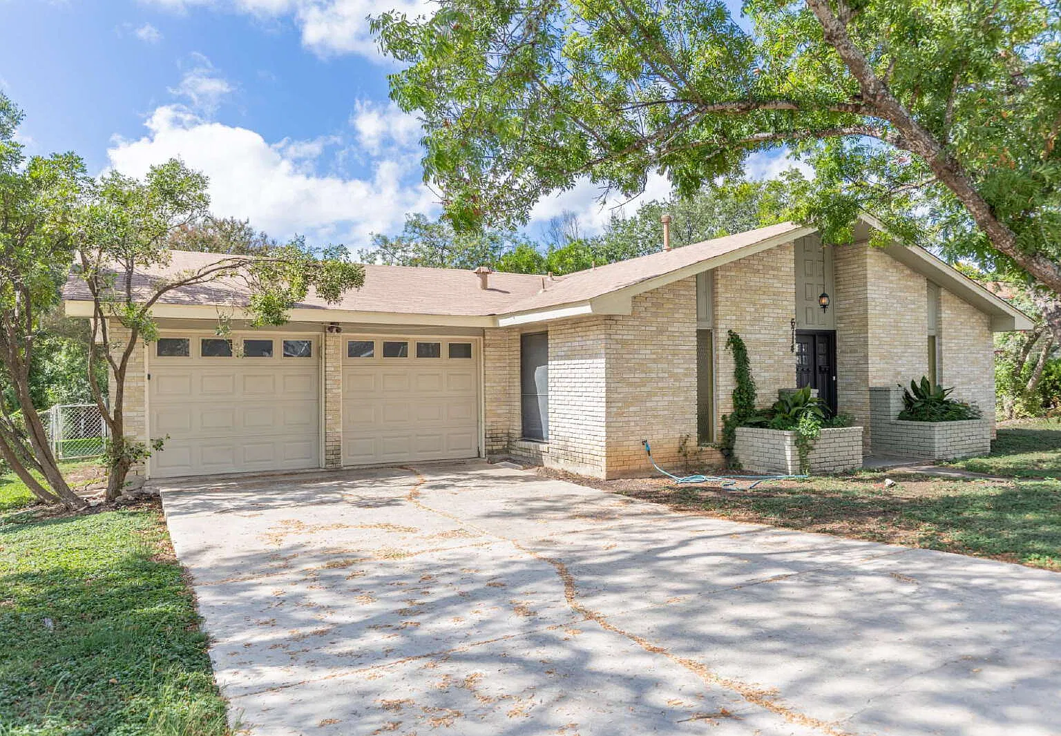 3 bed, 2.0 bath, 1414 sqft, $1,800 — Photo 3