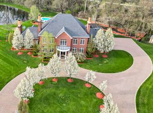 5N209 Percheron Ln, Wayne, IL 60184