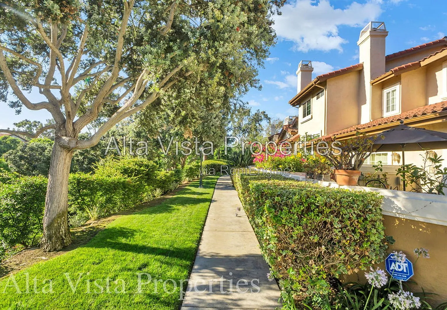 2 bed, 2.5 bath, 1691 sqft, $4,995 — Photo 3