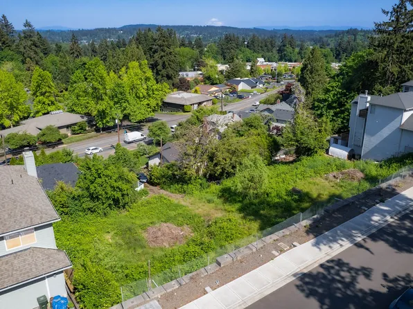 Broadway St, West Linn, OR 97068