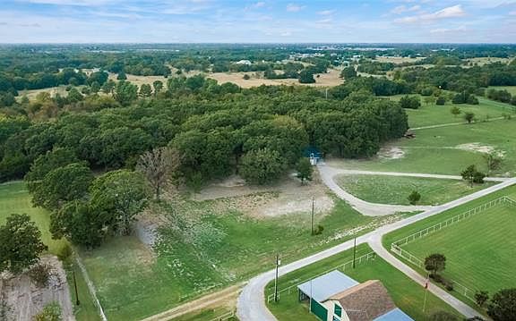 3rd image of 8316 Private Road 2423